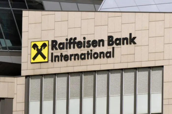 Raiffeisen Bank досі не готовий піти з Росії: глава фінгрупи назвав причину