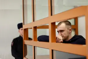 Суд РФ на 16 років тюрми засудив студента, який знімав на відео військкомат