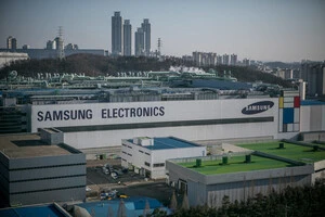 Чому Samsung досі працює в Росії? Дипломат пояснив позицію офіційного Сеула