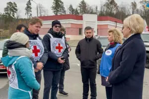 Лубінець (по центру) зустрівся з російською уповноваженою з прав людини (крайня праворуч)