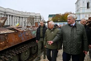 ЄС готує відповідь КНДР на участь її військ у війні проти України – Боррель