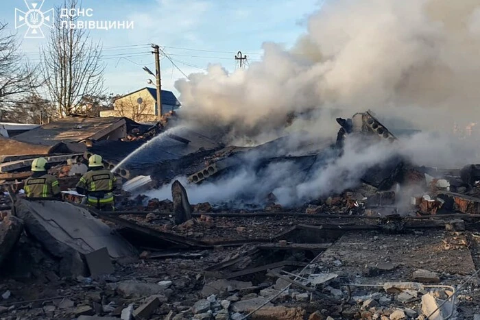 120 ракет і 90 дронів. Зеленський повідомив деталі російського обстрілу