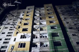 Ворог вдарив по багатоповерхівці у Сумах