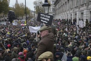 Новий податок викликав масові протести фермерів у Британії