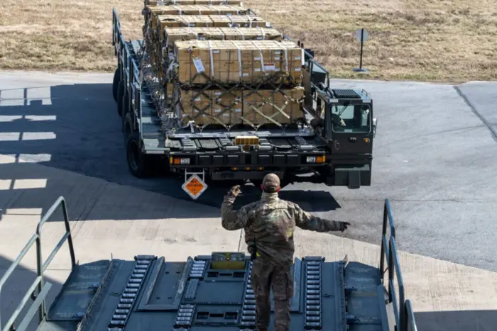 Дрони, машини та боєприпаси. Німеччина передає Україні новий пакет допомоги