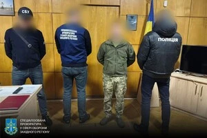 За даними слідства, до злочинної групи входили начальниця відділу ТЦК та СП, членкиня військово-лікарської комісії, завідувач відділення лікарні, двоє колишніх правоохоронців та цивільний громадянин