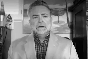 Скотт Бенетт колишній офіцер армії США