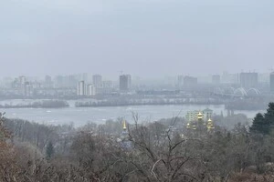 Медики радять під час високого рівня забрудненості повітря не виходити зайвий раз на вулицю і зачинити вікна