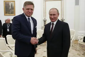 Фіцо похизувався запрошенням від Путіна