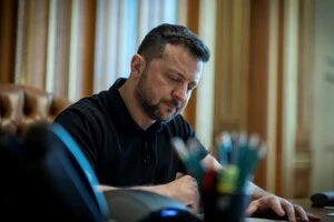 Зеленський підписав закон про добровільне повернення на службу військовозобов'язаних, які вперше дезертирували