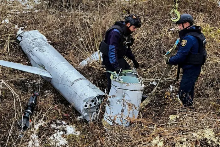 Рятувальника виявили залишки ракети Х-55 в одному з районів Києва (фото)