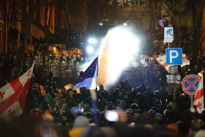 Понад 100 працівників МЗС Грузії підписали заяву проти призупинення євроінтеграції