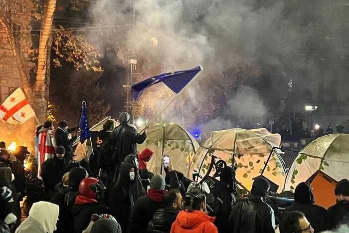 Протести в Грузії: силовики розігнали мітингувальників з проспекту Руставелі