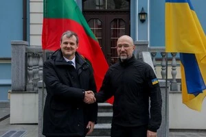 Делегація міністрів на чолі з прем'єр-міністром Литви Гінтаутасом Палуцкасом прибула сьогодні до Києва