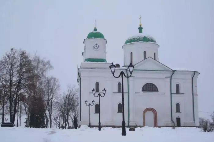 На Черкащині представники УПЦ МП знову не пустила нових управителів до собору