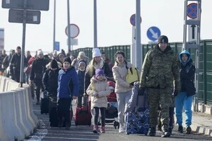 Різдво на чужині: чому біженці повертаються додому?