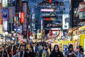 За нинішніх темпів спаду до 2100 року населення країни скоротиться до 25 млн людей, нині воно становить 51 млн людей