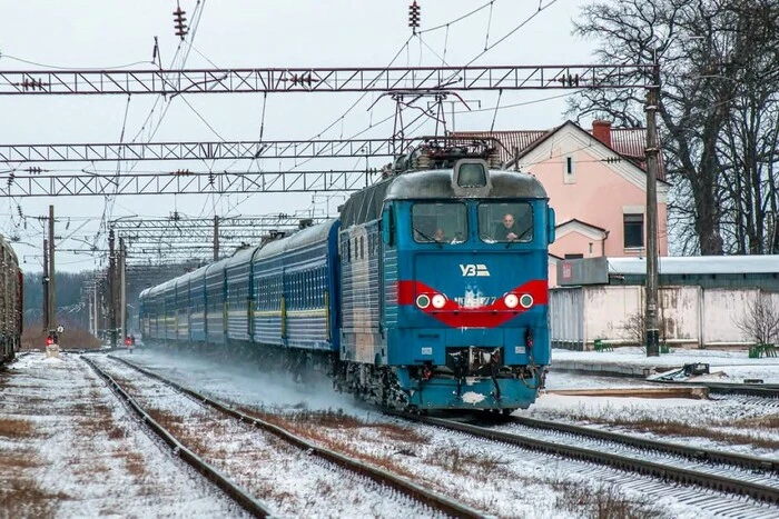 «Укрзалізниця» додала пів сотні вагонів до передноворічних поїздів 