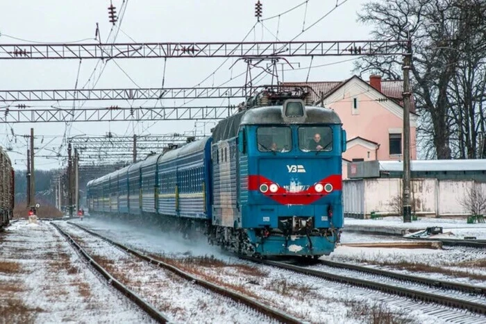 «Укрзализныця» добавила полсотни вагонов в предновогодние поезда