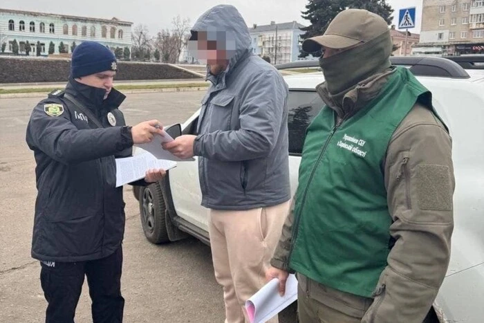 Експосадовець з Ізюма видавав старі хати за будинки, пошкоджені обстрілами