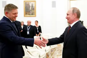 Словацька прокуратура проведе перевірку візиту Фіцо до Путіна