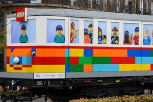 В Угорщині з'явився повнорозмірний трамвай із деталей Lego