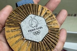 Медалі з Олімпіади-2024 у Франції іржавіють: спортсмени у розпачі