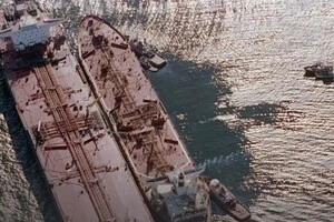 15 грудня в районі Керченської протоки під час штормових умов, внаслідок аварії російських танкерів «Волгонефть-212» і «Волгонефть-239», у море потрапила значна кількість мазуту