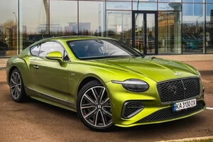 Bentley Continental GT 2025 узнается по измененной передней части