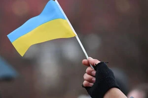 Більшість українців готові терпіти війну стільки, скільки потрібно. Опитування КМІС