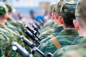 Раніше ув’язнені отримували за контракт одноразову виплату в $1718