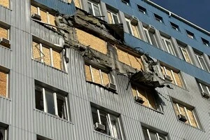 У Херсоні через російський обстріл понівечено консульство Литви (фото)