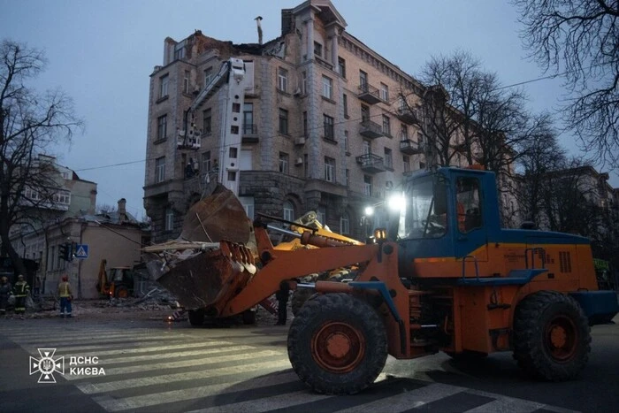 Завершилася рятувальна операція в одному з районів Києва, постраждалому від атаки дронів 1 січня