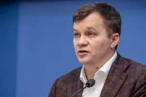 Тимофій Милованов зробив заяву про те, що «Укрпошта» перераховує кошти на рахунок благодійного фонду «Київська школа економіки»