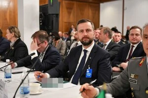 Косіняк-Камиш зазначив, що у колі країн, які надають найбільшу військову допомогу Україні, панує думка про потребу подальшого функціонування формату «Рамштайн» з ключовою участю в ній США