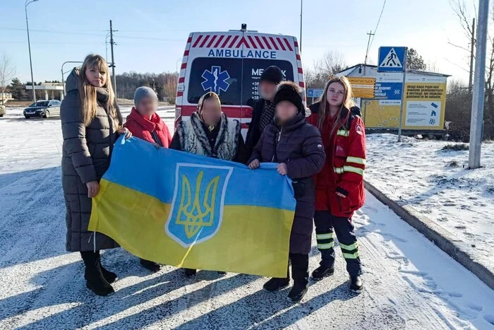 На підконтрольну територію України повернули ще 17 українців (фото)