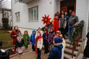 Син служить у ЗСУ. Прийомній родині з Херсонщини придбано будинок на Прикарпатті