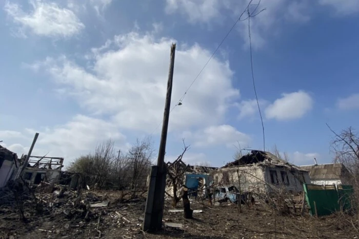 За добу енергетики ДТЕК повернули світло 6 тис. осель після обстрілів