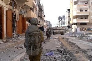 Al Jazeera пише, що одразу після новин про угоду між Ізраїлем і ХАМАС ізраїльські військові, ймовірно, вбили щонайменше 82 людини в Газі