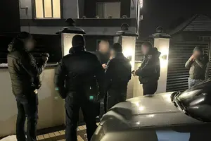 Поліцейські розпочали проведення обшуків на території 19 регіонів України в осіб, причетних до незаконних оборудок