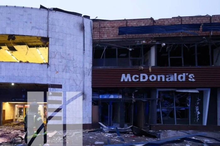 Окупанти пошкодили McDonald’s, який першим відкрився в Україні