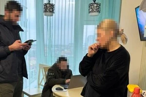 Під час обшуків виявлено мобільні телефони, комп’ютерну техніку і документацію із доказами злочинної діяльності на користь РФ