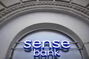 Слідство встановило, що посадовець Sense Bank регулярно перераховував свої гроші на потреби окупаційних угруповань Росії