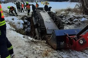Бронетранспортер перекинувся біля села Сватомирів
