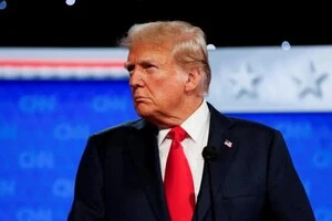 Центр протидії дезінформації наголошує: жодних офіційних заяв чи програм для виплат українцям від новообраного президента США Дональда Трампа не існує