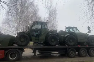 Литва передала Україні телескопічні п’ятитонні навантажувачі