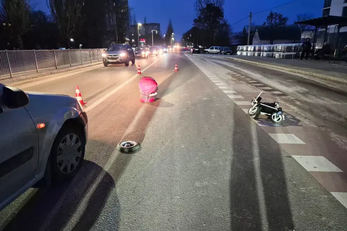 На Рівненщині сталася смертельна ДТП: водій збив маму з немовлям