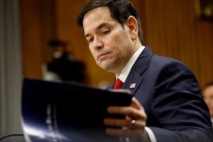 Рубіо зауважив, що «кожен повинен бути дуже щасливим», що президентом США обрали Трампа, який хоче «сприяти миру в світі і покласти край конфліктам»