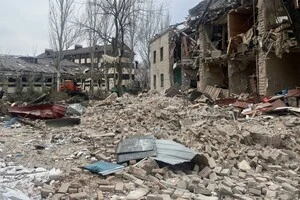 Пошкоджено 30 багатоповерхівок, постраждало немовля. Фото та відео із Запоріжжя (оновлено)