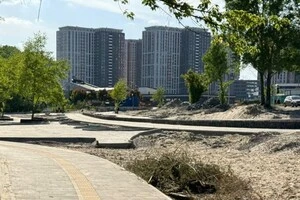 Ексчмновник, «розуміючи, що вартість будівельних матеріалів, зокрема щебеню та піску, є завищеною у порівнянні з ринковими, підписав акти виконаних робіт»